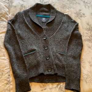 American Eagle size small button front Varsity collar cardigan. Gray in color